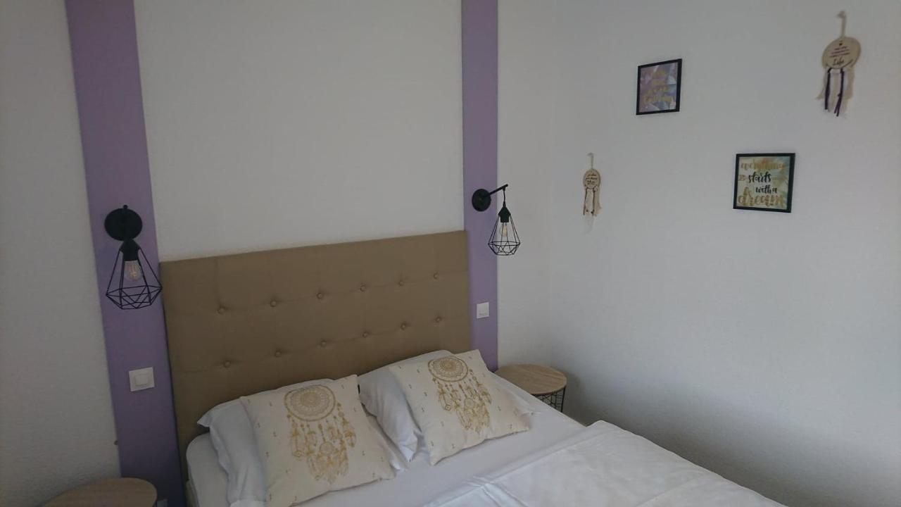 Hotel Les Deux Porches Verrieres  外观 照片