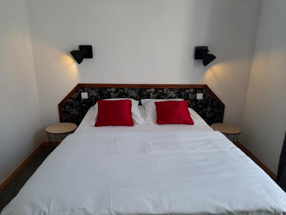 Hotel Les Deux Porches Verrieres  外观 照片
