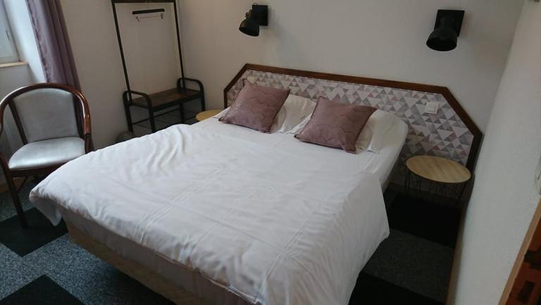 Hotel Les Deux Porches Verrieres  外观 照片