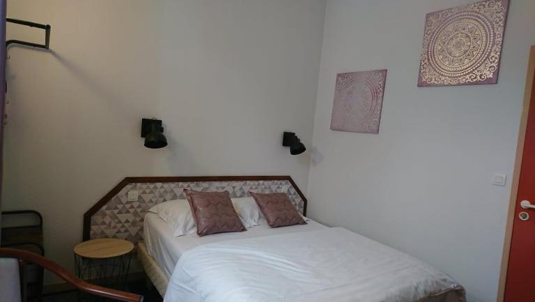 Hotel Les Deux Porches Verrieres  外观 照片