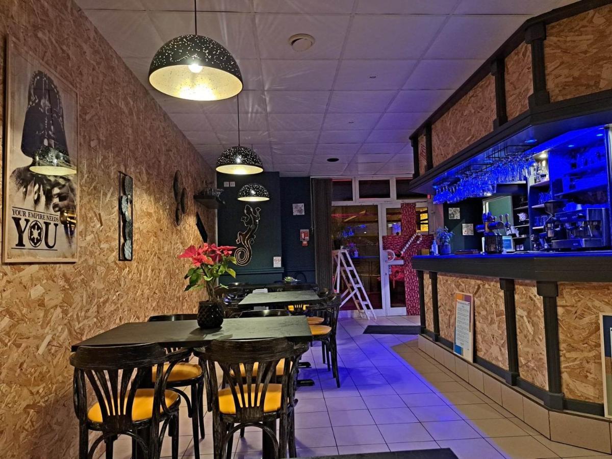 Hotel Les Deux Porches Verrieres  外观 照片