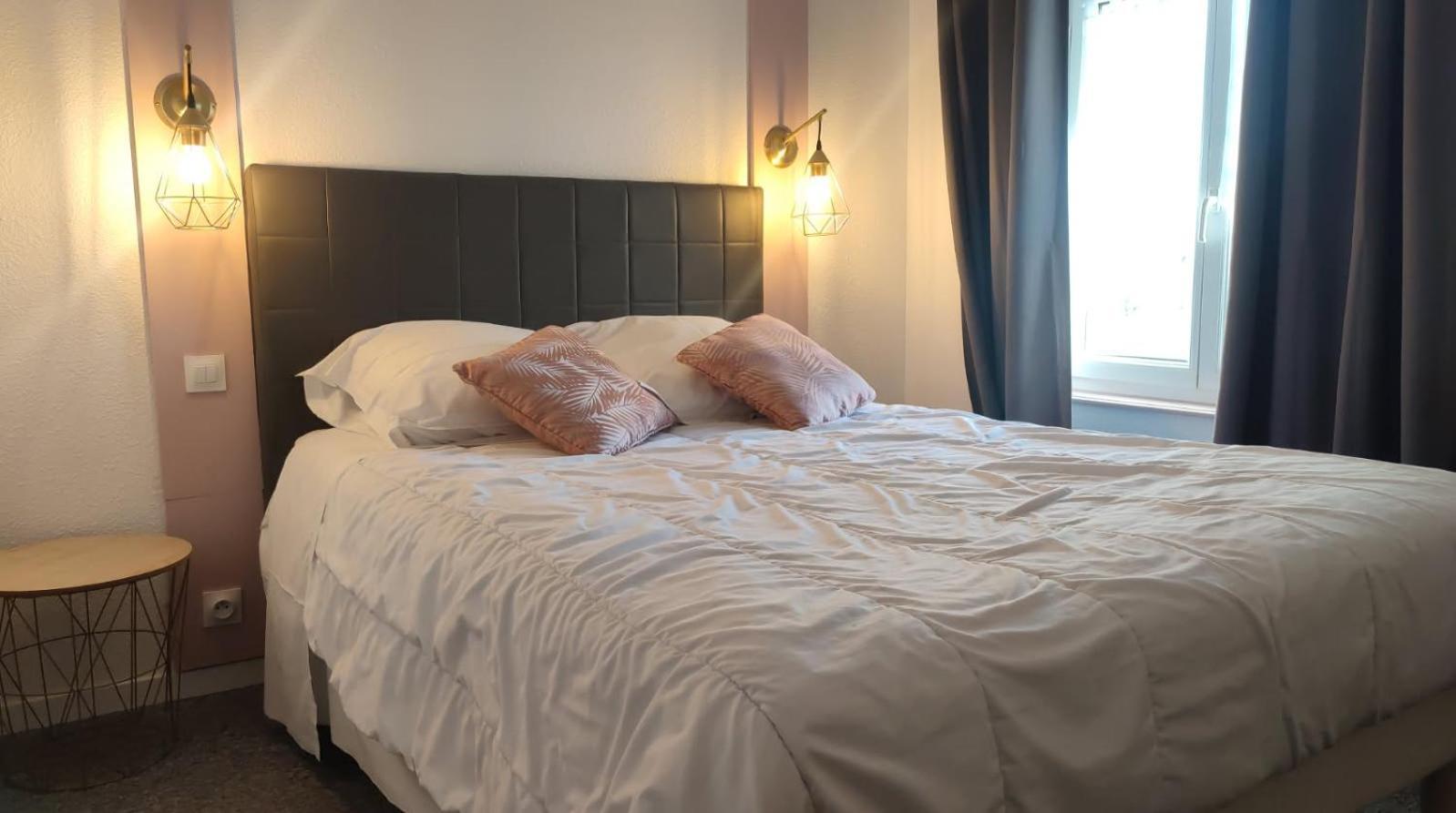 Hotel Les Deux Porches Verrieres  外观 照片