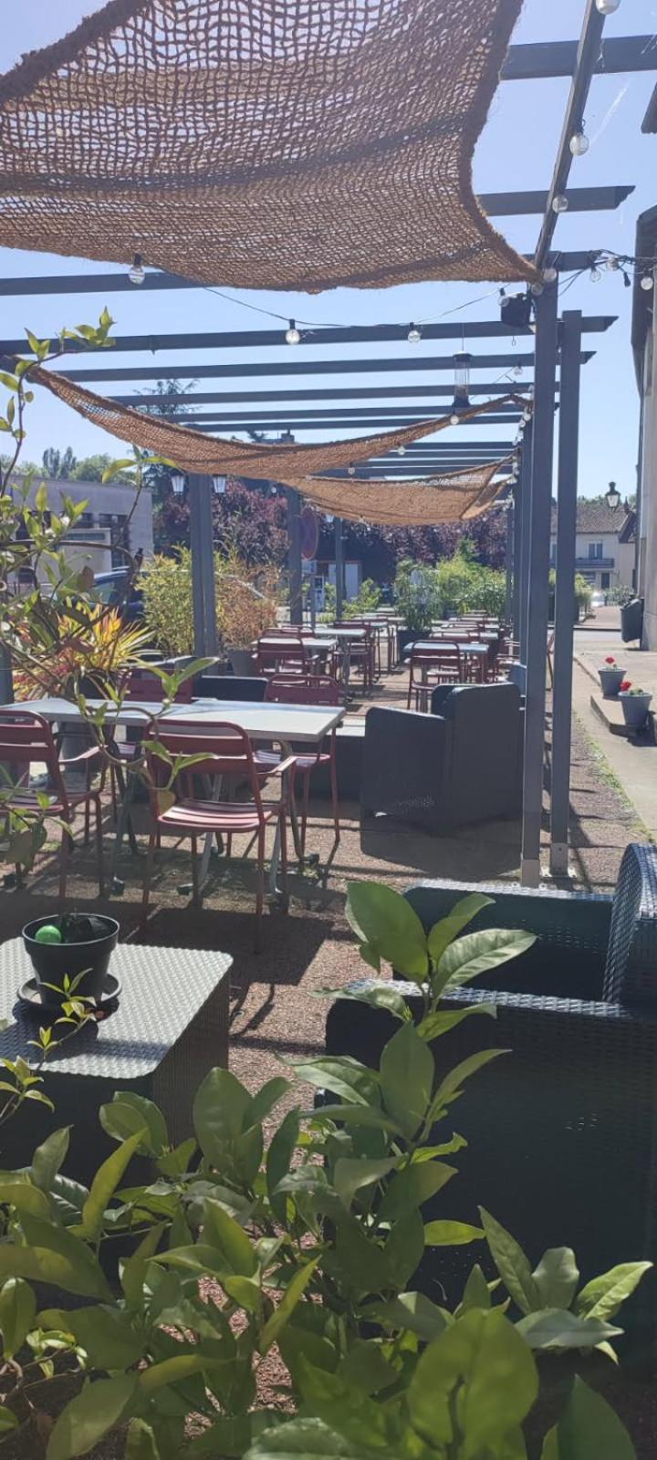 Hotel Les Deux Porches Verrieres  外观 照片
