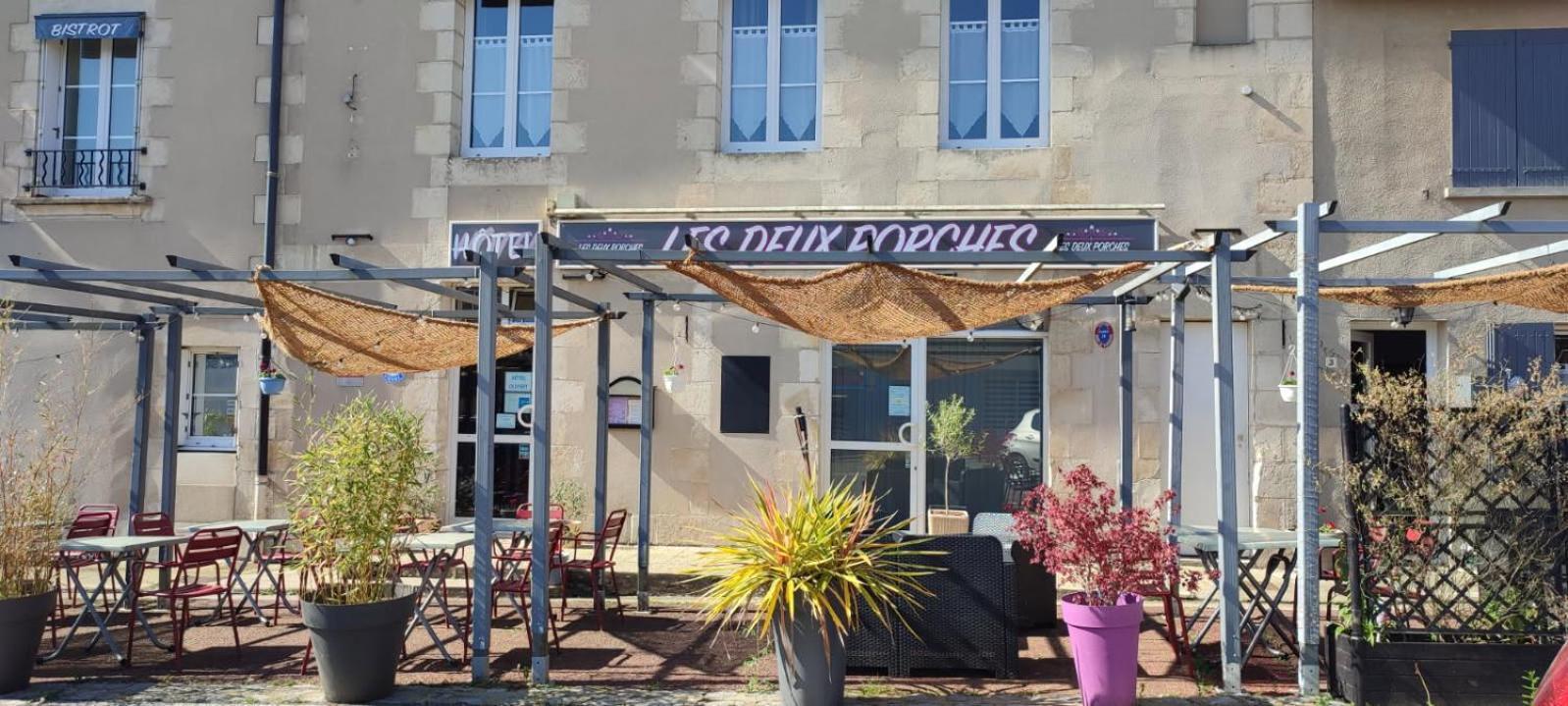 Hotel Les Deux Porches Verrieres  外观 照片