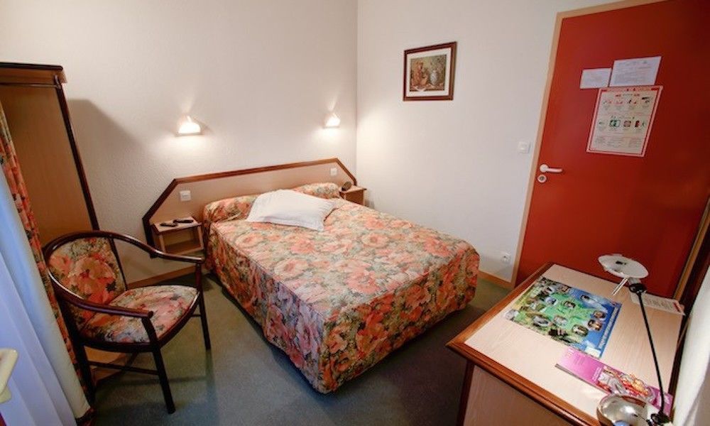 Hotel Les Deux Porches Verrieres  外观 照片